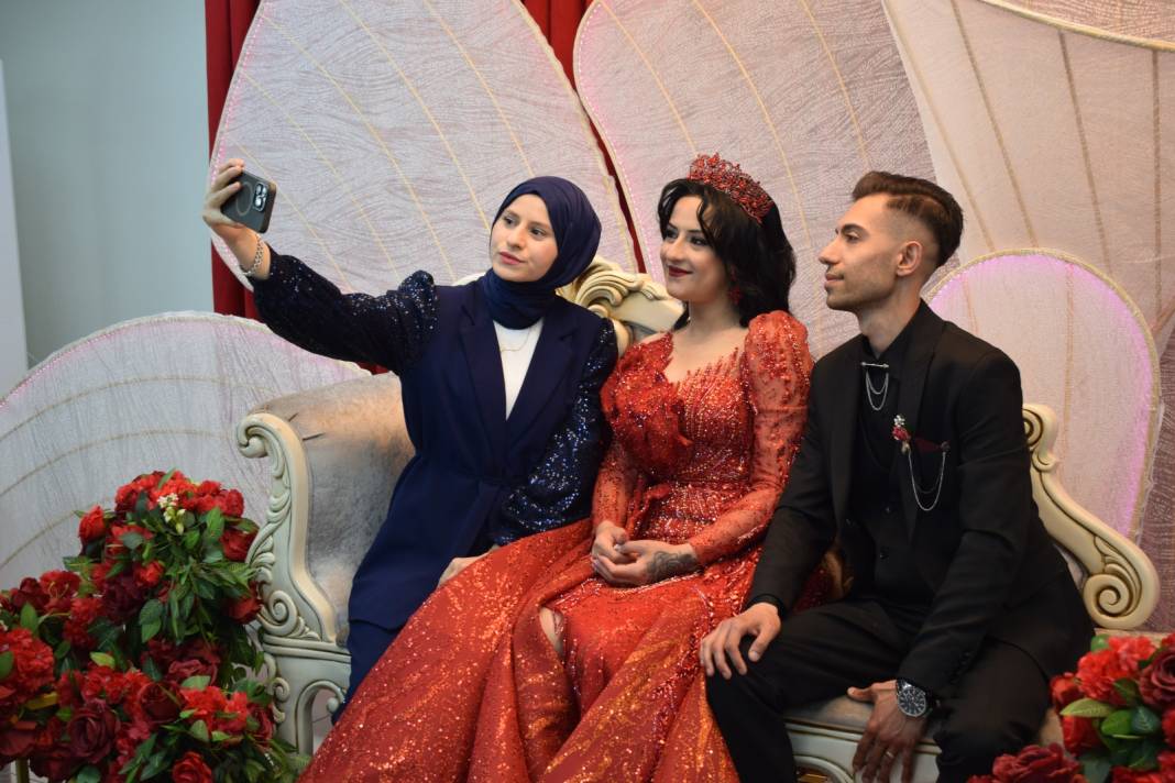 İşitme engelli çiftin kına gecesinde 'sessiz çiftetelli' 3
