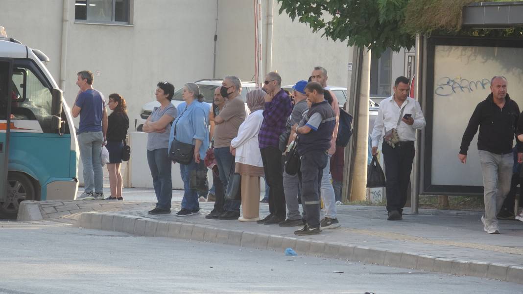İzmir’de 23 bin işçi greve çıktı, hayat durdu 8
