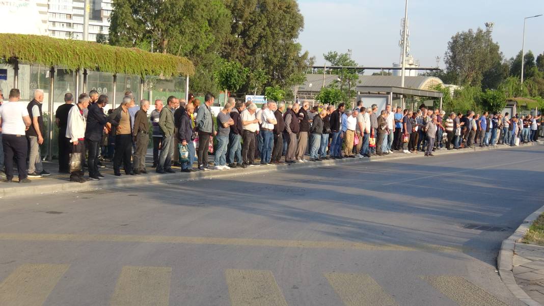 İzmir’de 23 bin işçi greve çıktı, hayat durdu 2