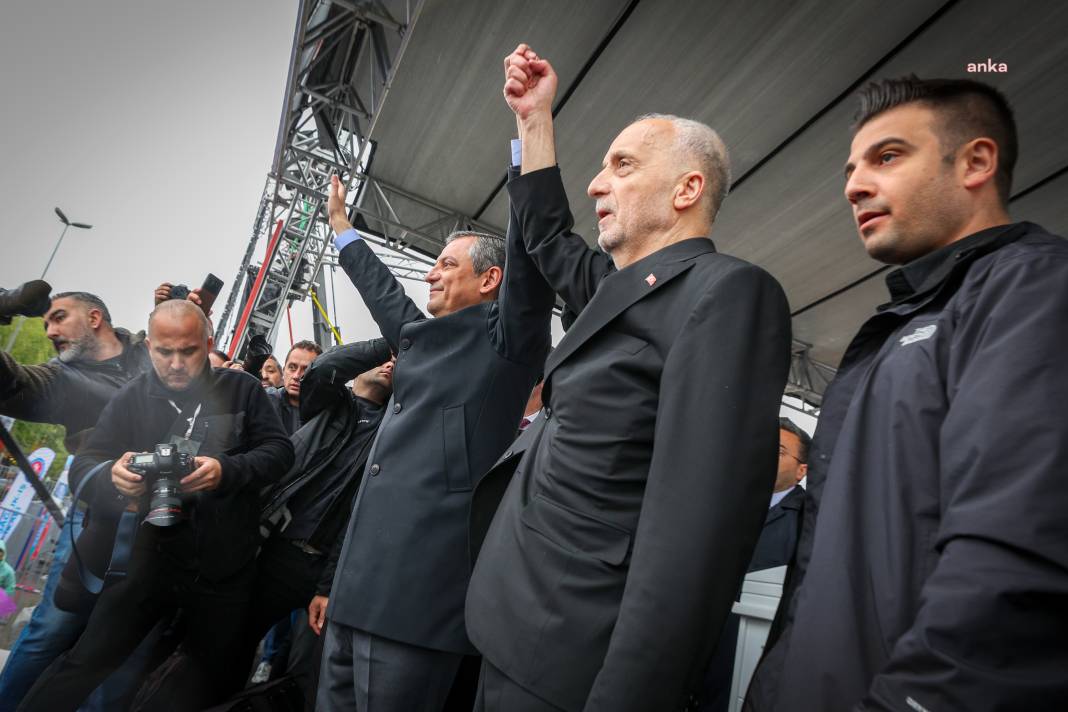 Özgür Özel'den Taksim ablukasına isyan: İktidarın öz güvensizliği görülüyor 7