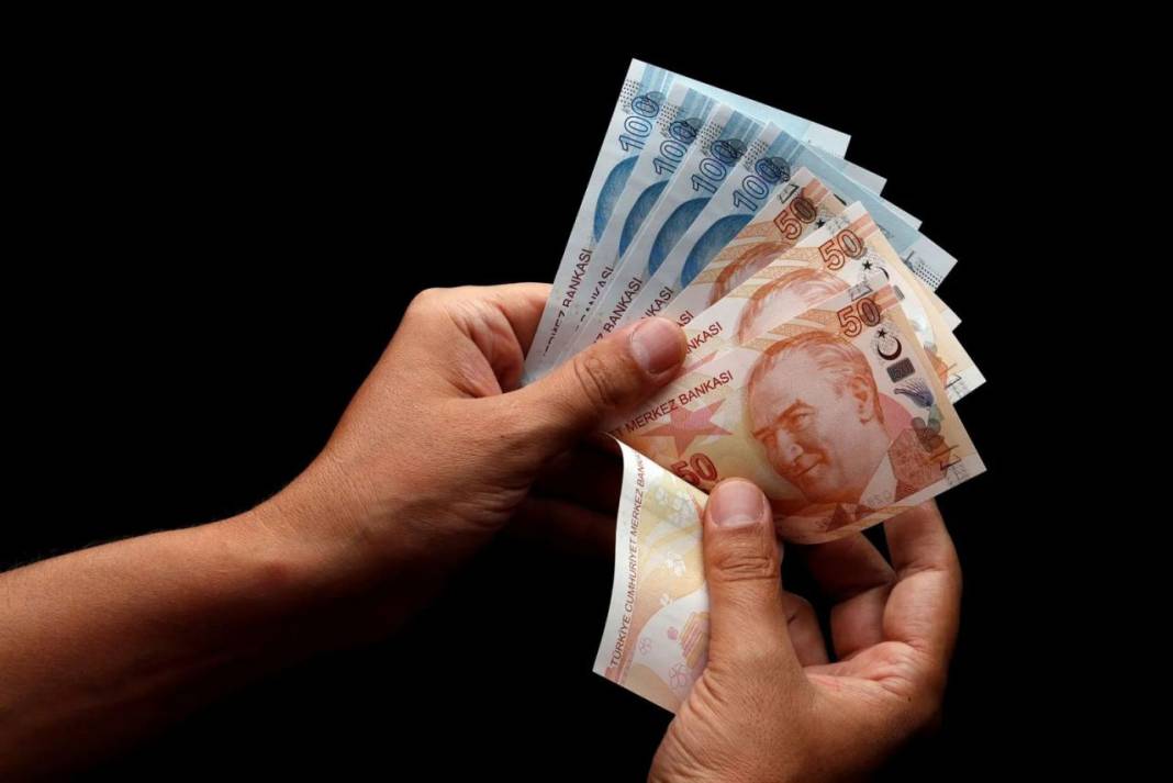 TÜİK'ten emekli ve memura büyük darbe. Memurların net maaşı belli oldu 13