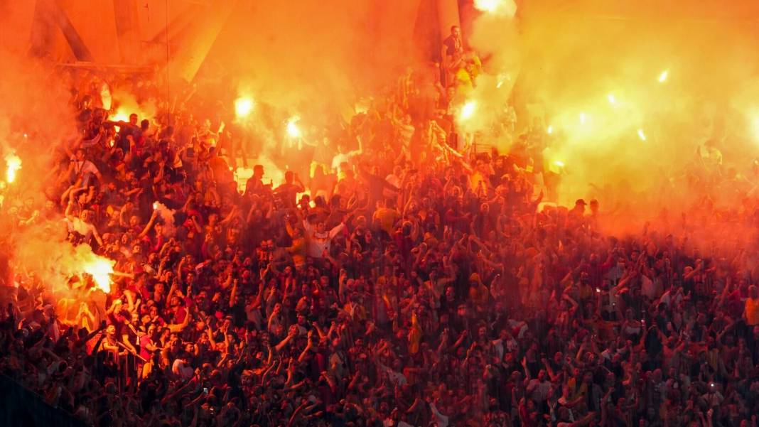 Türkiye'yi domine eden Galatasaray bu sefer Avrupa'yı salladı. Almanya'nın ünlü gazetesi Bild yazdı 5