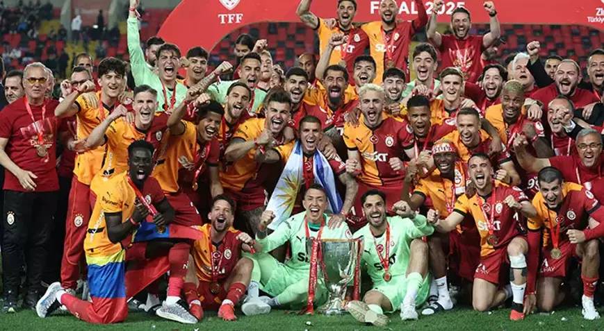 Türkiye'yi domine eden Galatasaray bu sefer Avrupa'yı salladı. Almanya'nın ünlü gazetesi Bild yazdı 9