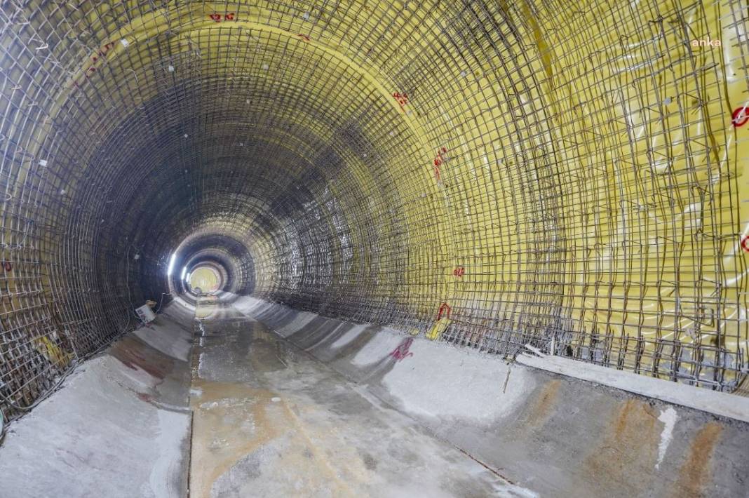 İstanbul yeni metro hattına kavuşuyor. AKP engelledi CHP bitiriyor. Milyonların yol çilesi sona erecek 7