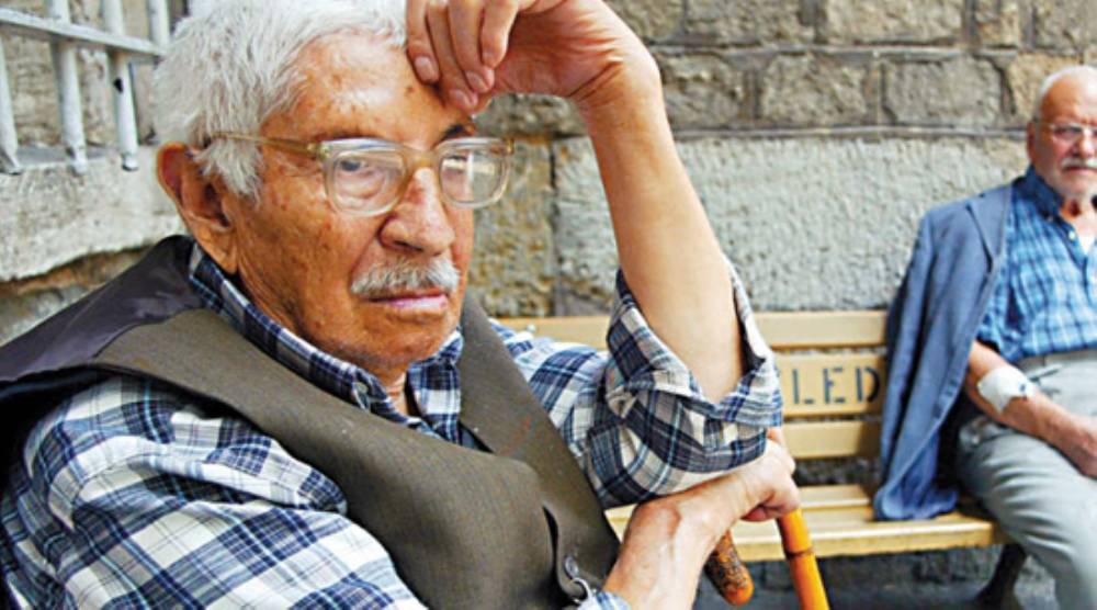 Emeklilerin zamlı maaşları kuruşu kuruşuna hesaplandı. Bankaya ek ödemeli olarak yatacak 1
