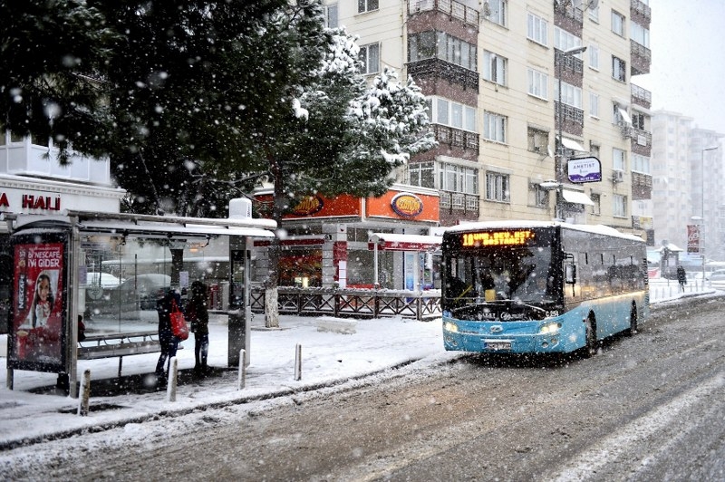 Kar İstanbul'u olumsuz etkiledi 6