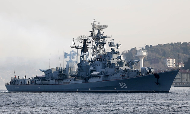 Rus savaş gemisi İstanbul Boğazı'ndan geçti 2