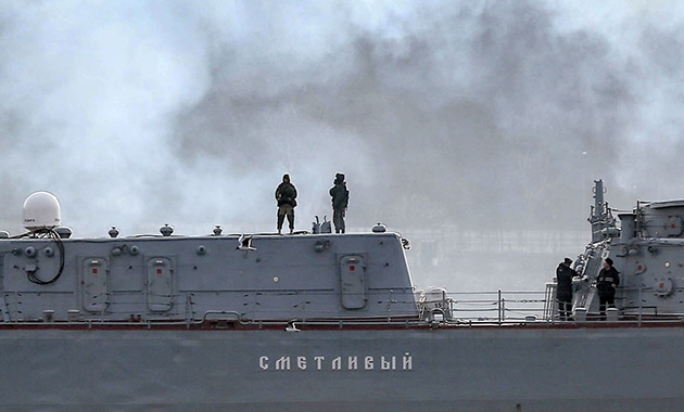 Rus savaş gemisi İstanbul Boğazı'ndan geçti 5