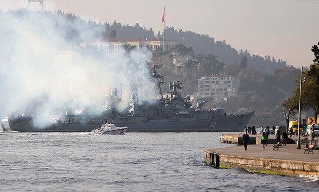 Rus savaş gemisi İstanbul Boğazı'ndan geçti 6