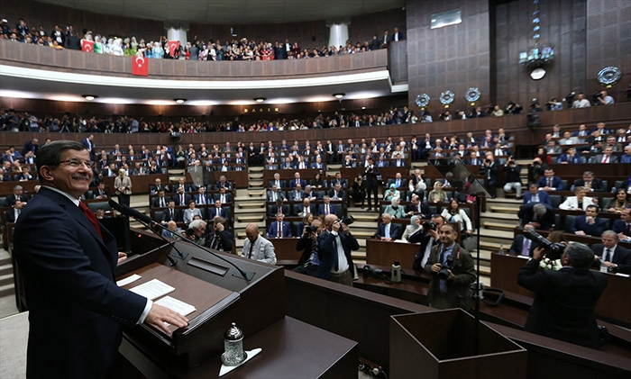 AKP Grup toplantısında 'Biji Serok' Sloganları 3