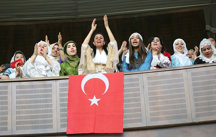 AKP Grup toplantısında 'Biji Serok' Sloganları 6