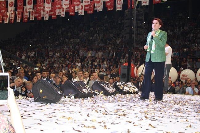 Bursa'da Meral Akşener Coşkusu 15