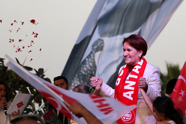 Akşener Antalya'yı salladı 13