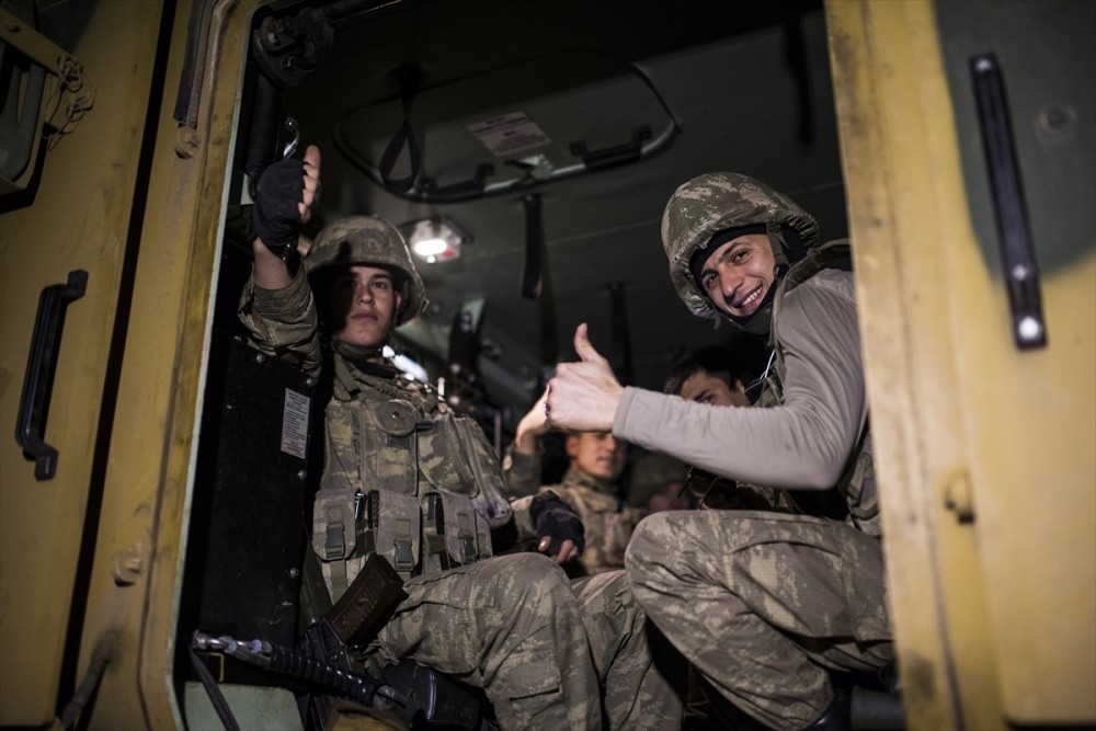 Yüksekova'daki güvenlik güçleri dualarla yola çıktı! 11