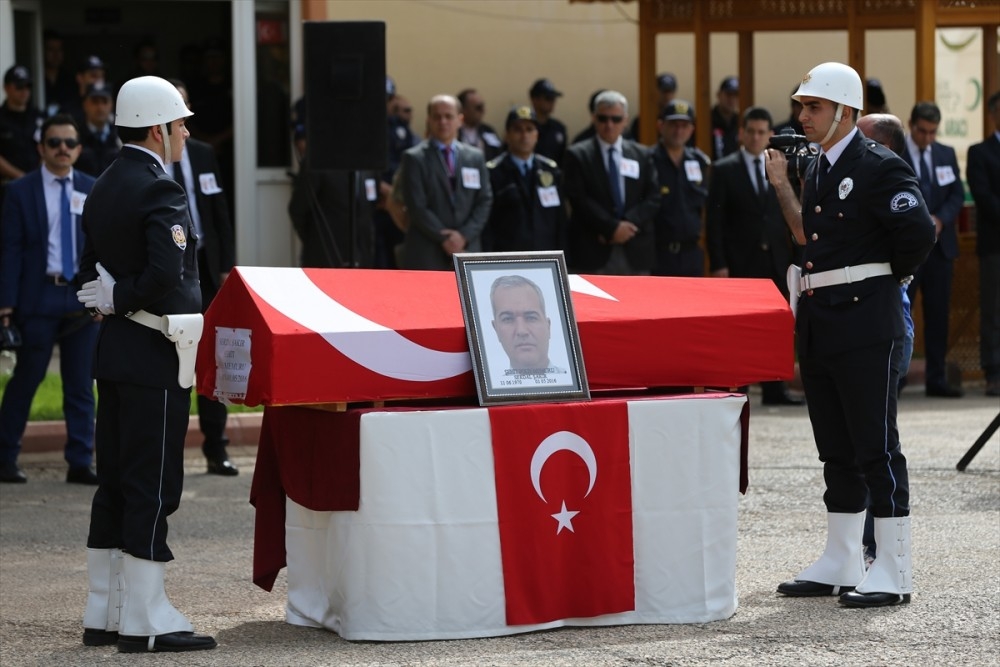 Gaziantep şehitlerinin uğurlama töreninde yürek yakan anlar! 14