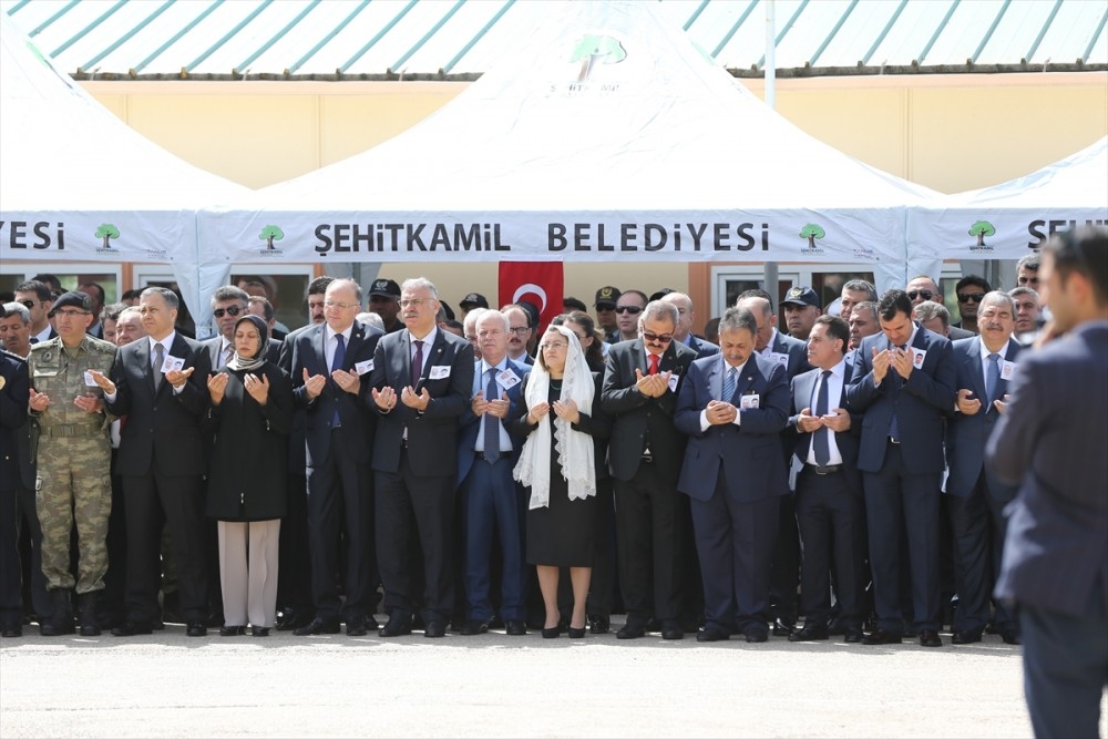 Gaziantep şehitlerinin uğurlama töreninde yürek yakan anlar! 16