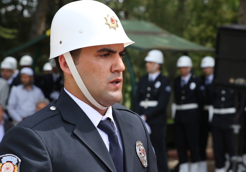 Gaziantep şehitlerinin uğurlama töreninde yürek yakan anlar! 9