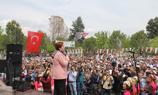 Meral Akşener Aydın'da 12