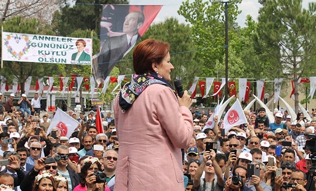 Meral Akşener Aydın'da 13