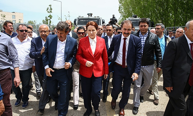 Akşener Kurultayın yapılacağı otelde incelemelerde bulundu 12