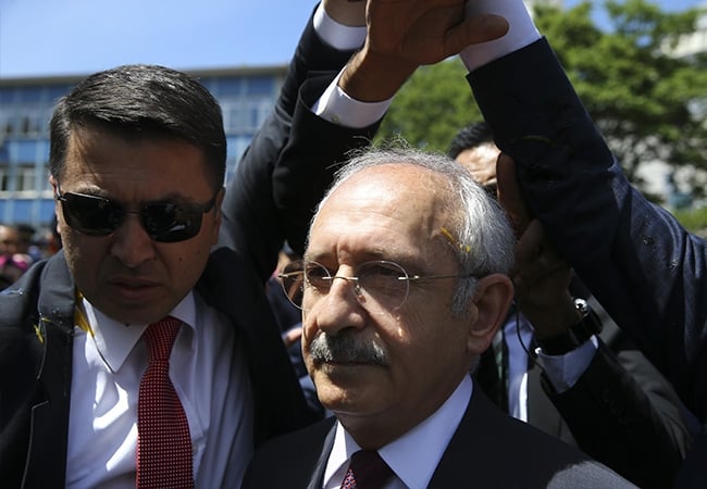 Kılıçdaroğlu'na yumurtalı protesto 3