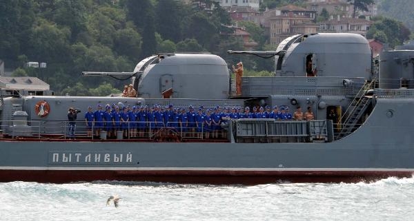 Kadın Rus askerler Boğaz'ı izledi 1