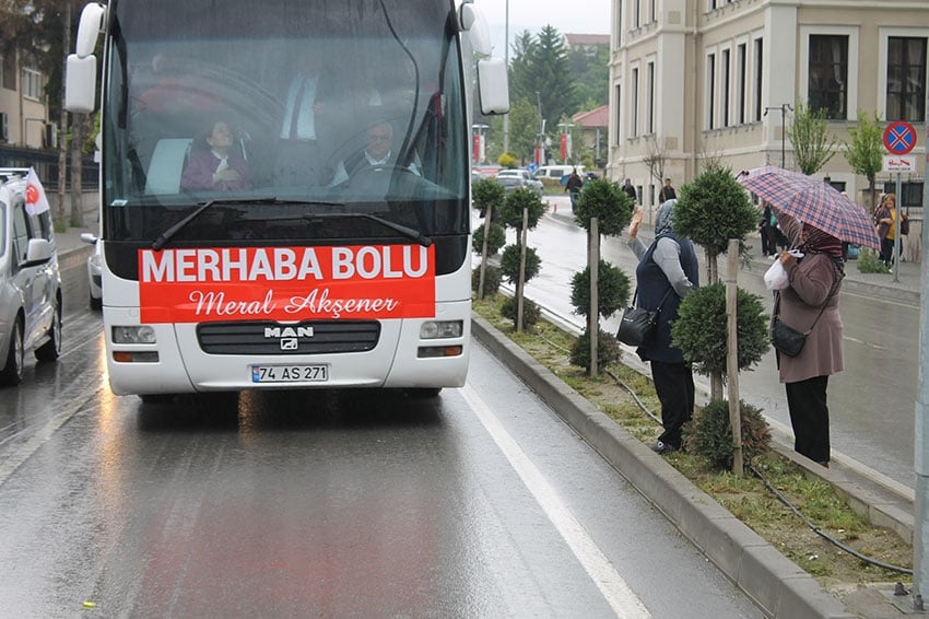 Akşener, Bolu’da böyle karşılandı 1