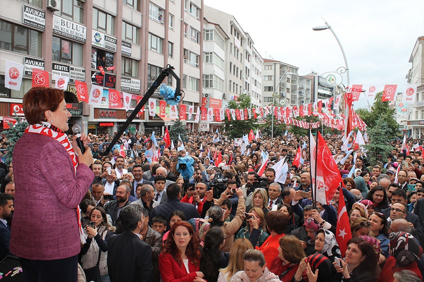 Akşener, Bolu’da böyle karşılandı 10