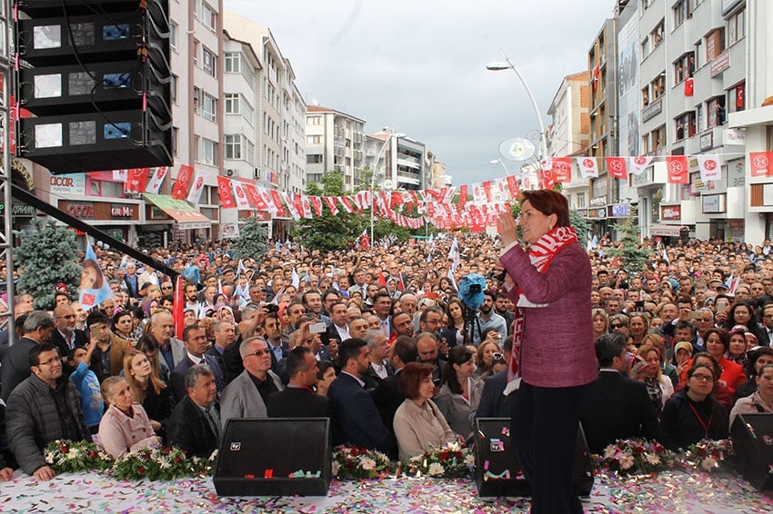 Akşener, Bolu’da böyle karşılandı 11