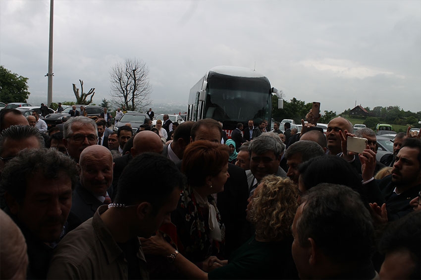 Akşener, Bolu’da böyle karşılandı 2