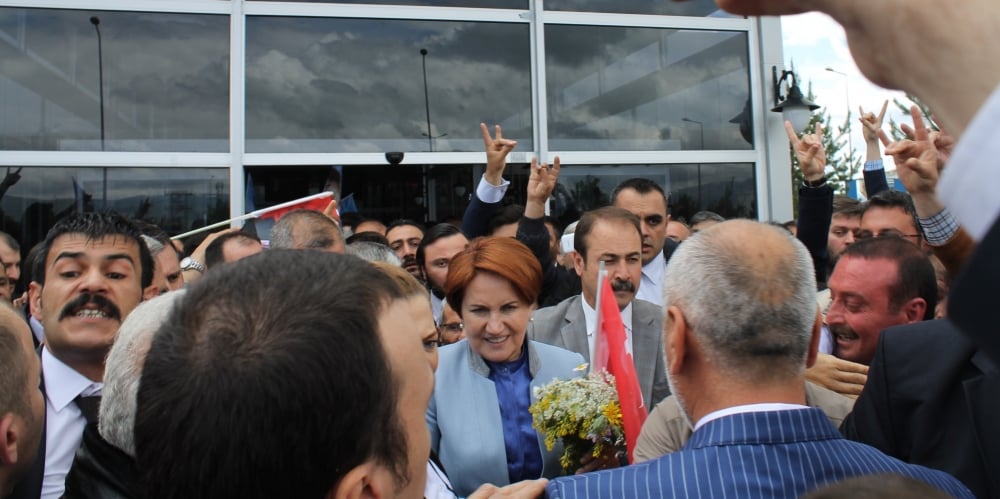 Akşener Erzurum'da 1