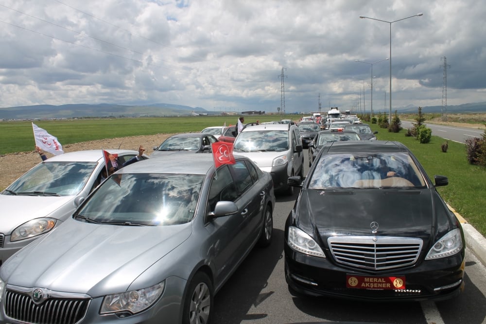 Akşener Erzurum'da 13