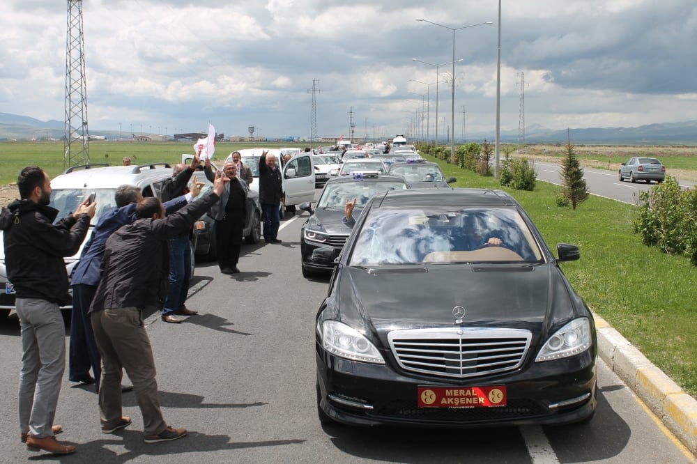 Akşener Erzurum'da 16