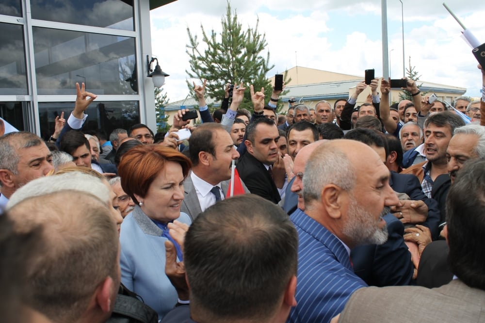 Akşener Erzurum'da 5