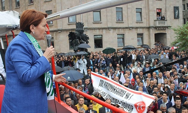 Akşener Giresun'da 12