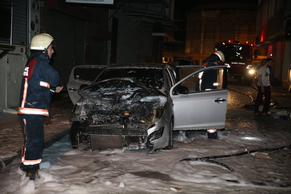 PKK Araç yakmaya devam ediyor 2