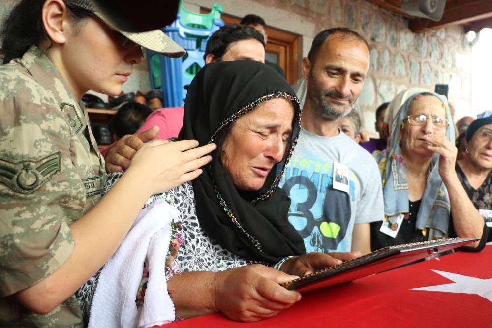 Lice şehidini onbinler tekbirlerle uğurladı! 2