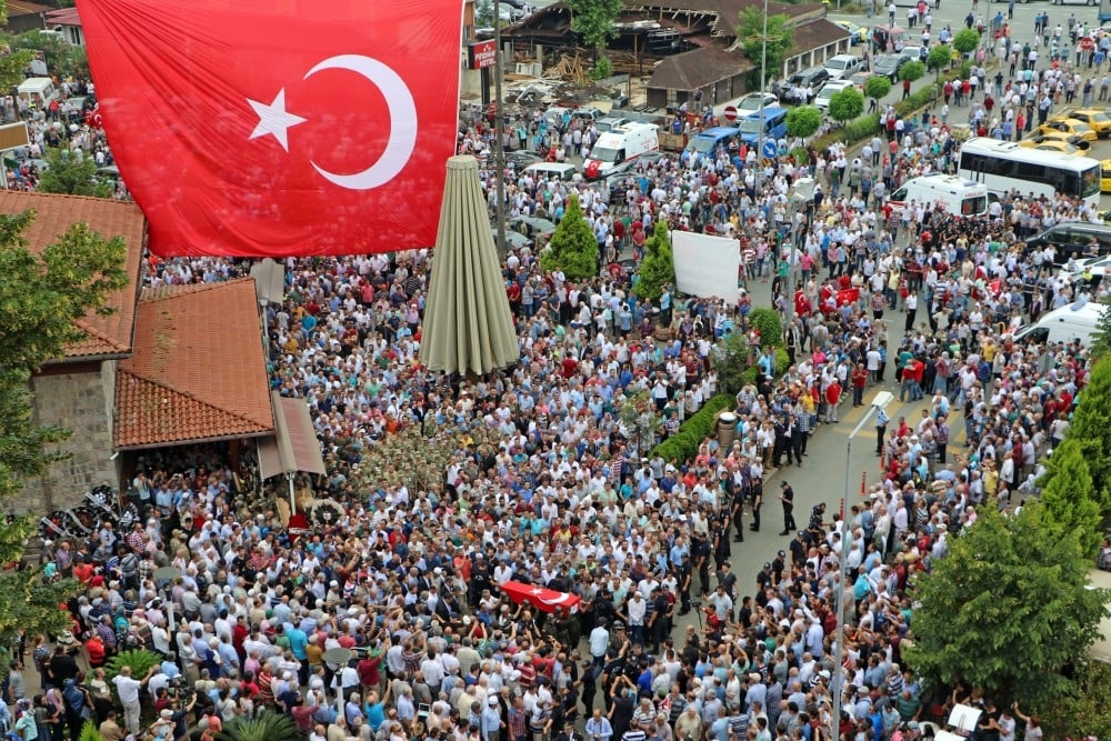 Lice şehidini onbinler tekbirlerle uğurladı! 4