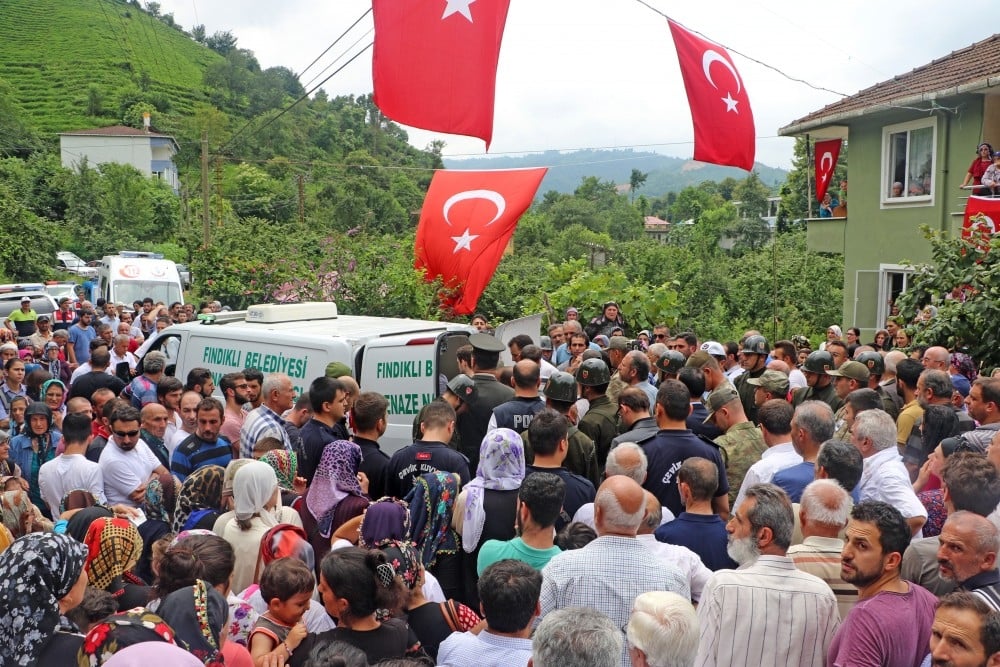 Lice şehidini onbinler tekbirlerle uğurladı! 5