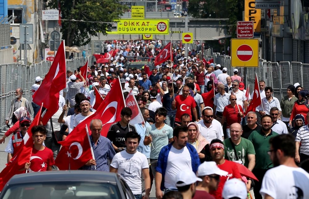 Yüz binler Yenikapı'ya akıyor 16