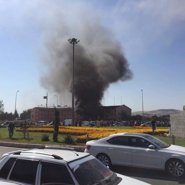 Elazığ'da bombalı saldırıdan ilk görüntüler 5