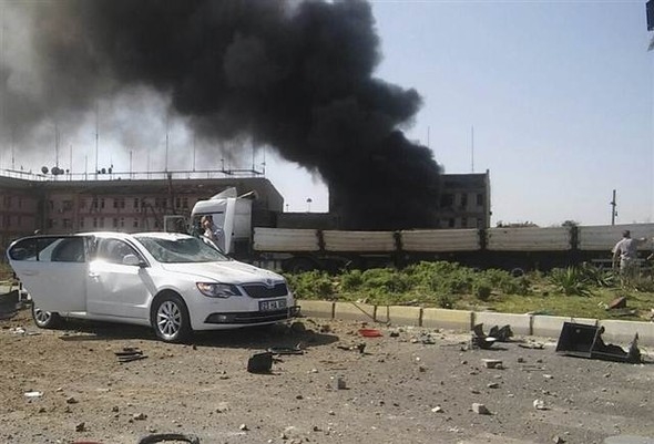 Elazığ'da bombalı saldırıdan ilk görüntüler 9