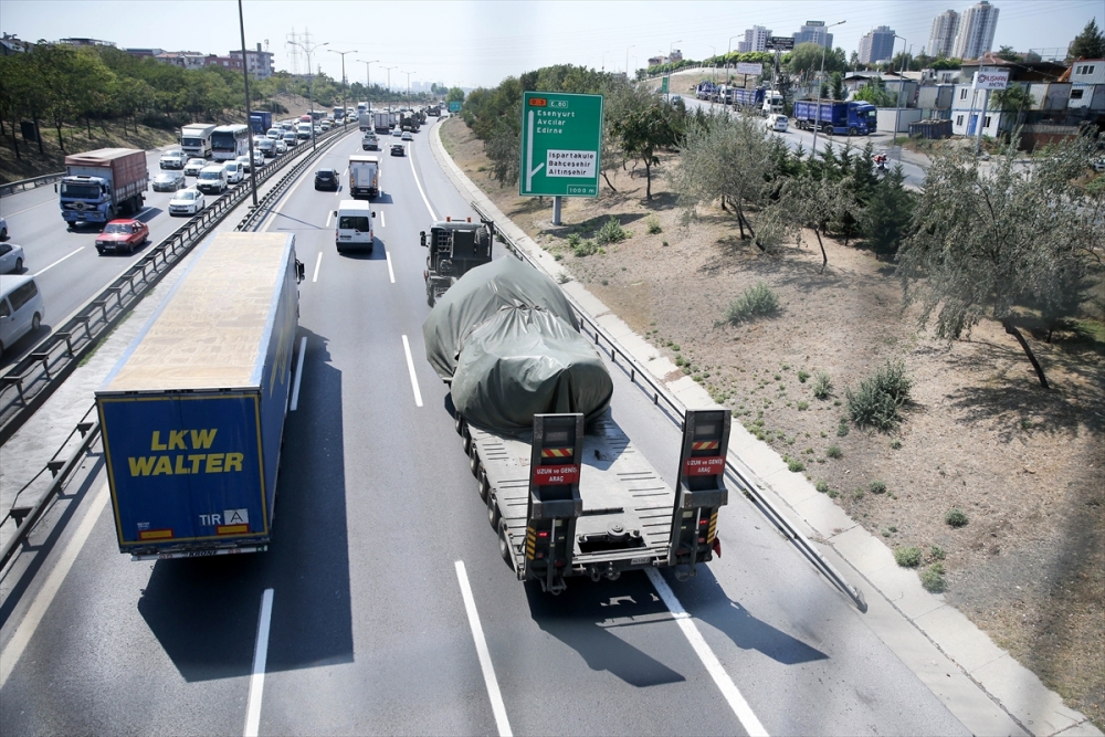 İstanbul'daki tanklar taşınıyor 11