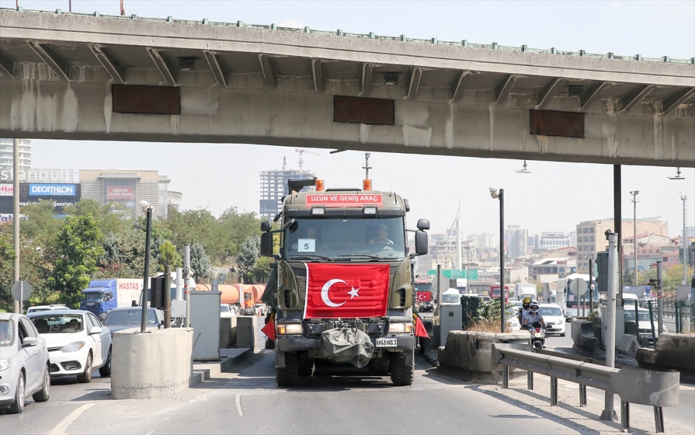 İstanbul'daki tanklar taşınıyor 8