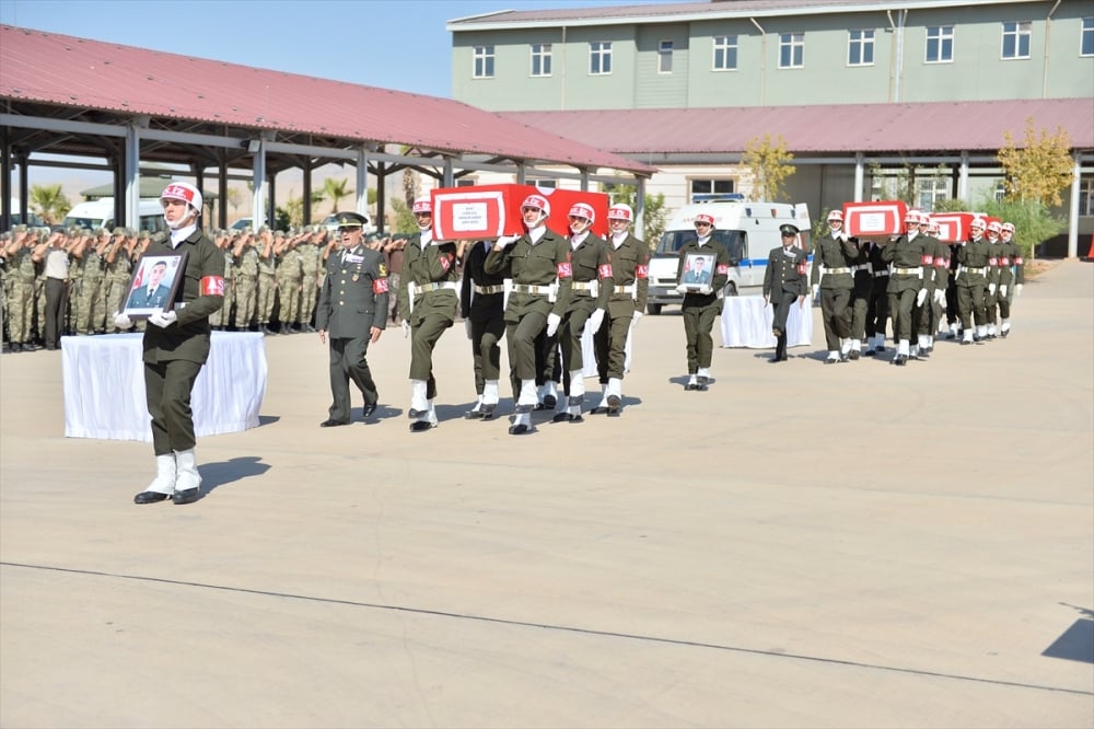 Mardin şehitleri memleketlerine uğurlandı 11