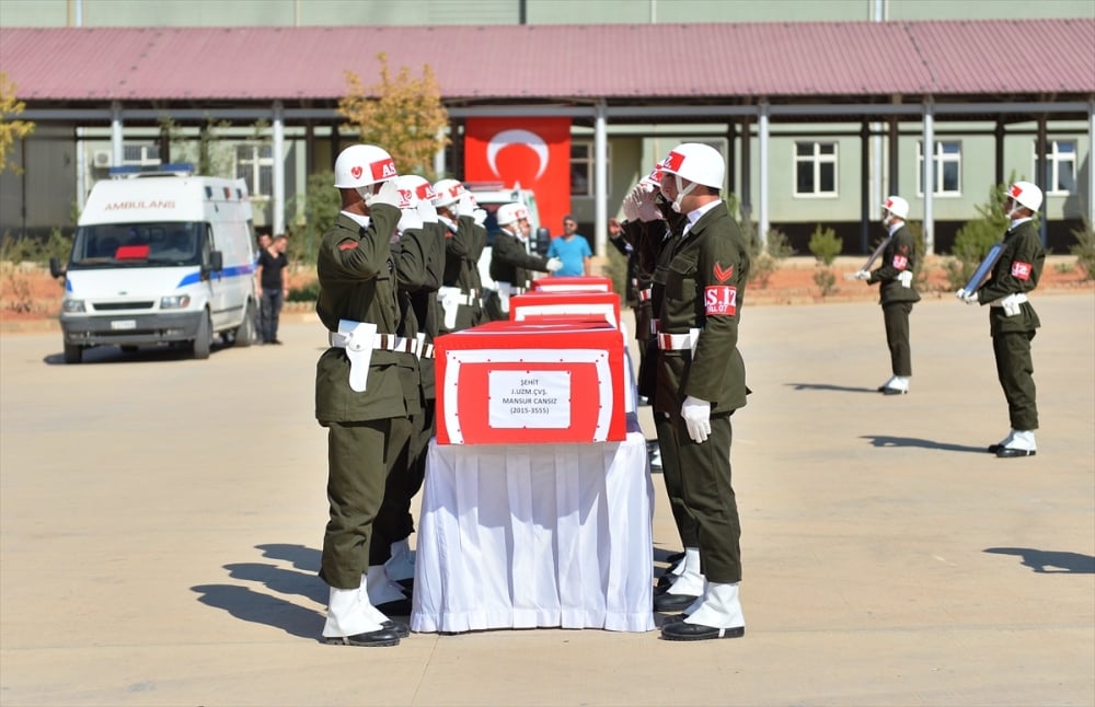 Mardin şehitleri memleketlerine uğurlandı 4