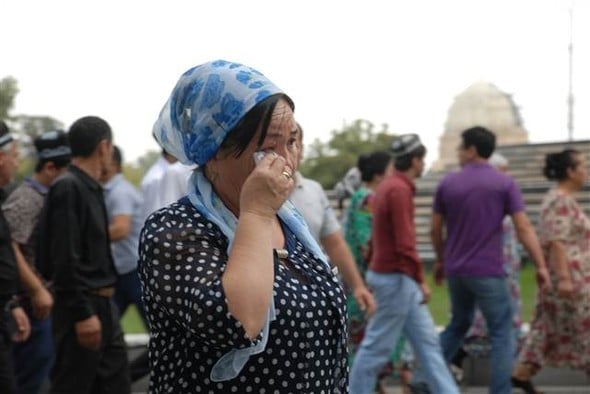 Özbekistan Cumhurbaşkanı Kerimov toprağa veriliyor 4