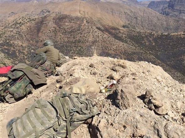 200 PKK'lının saklandığı mağara temizlendi 11