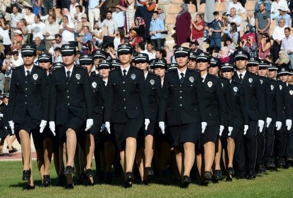 Polislerin mezuniyet töreninde dikkat çeken ayrıntı 3