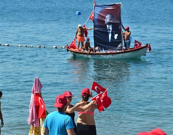 Ertelenen bayram Kapuz Plajı'nda kutlandı 15